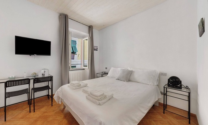 Borzonasca Apartment | Room 'Familiare' with Wi-Fi
