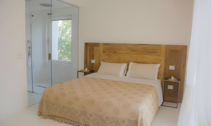 Porto Cesareo Apartment | Room 'Valentino Luxury - 01' with Sea View, Wi-Fi and Air Conditioning