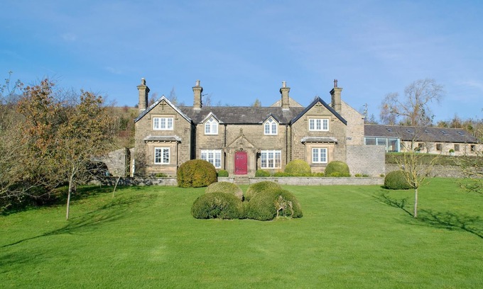 Skipton House | Roomy 6BR House in 3,000-acre Country Estate. Has Kids Cave!