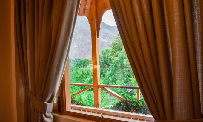 Chitral Hotel | Roomy Hindukush Sarai