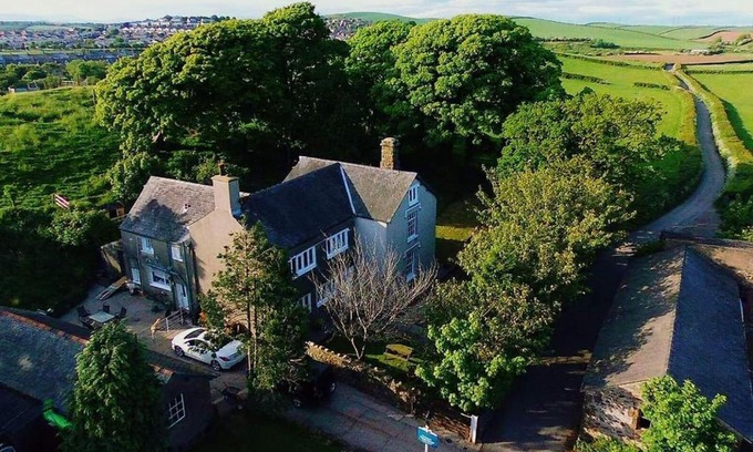 Barrow-in-Furness House | Roosecote Guest House