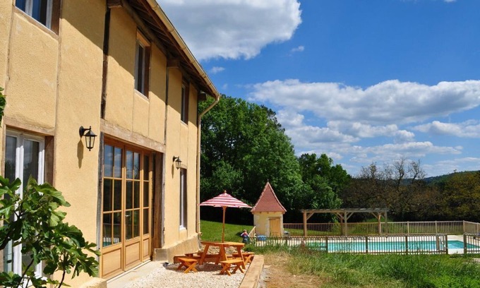 Saint-Pompont House | * Rose Barn * Dordogne. Child Friendly Holidays. Heated Pool. Gite.