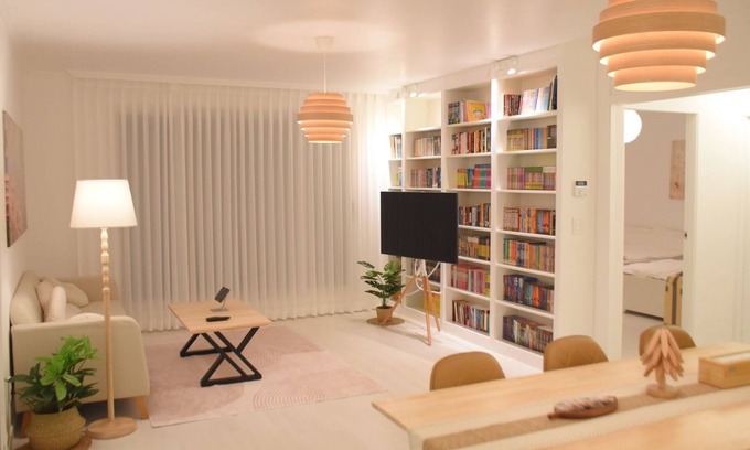 Seo-Gu House | RoseBrickHouse/5mins to Terminal, Metro/Books/Cozy/8ppl/City Centre/