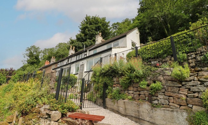 Cromford House | ROSEVILLE, pet friendly, luxury holiday cottage in Cromford