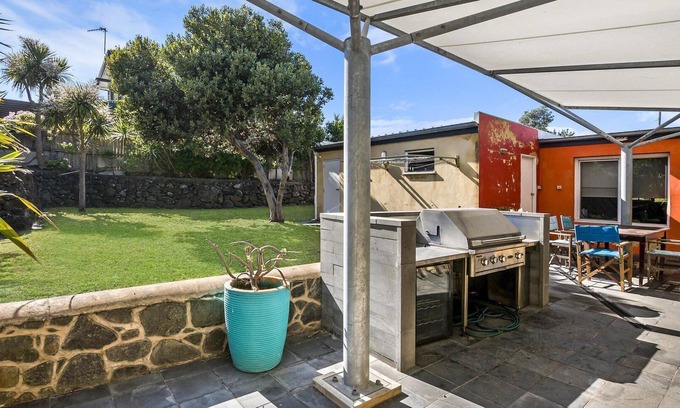Port Fairy House | Rossleague House - Spacious Home with River Views
