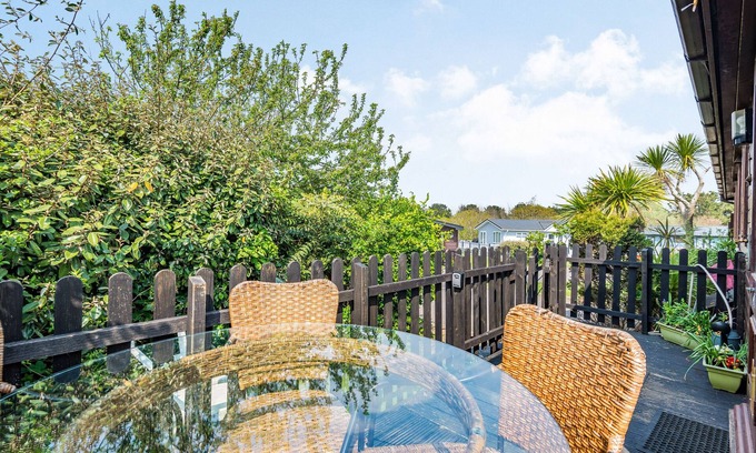 Lymington Cottage | ROSY LODGE, pet friendly, with pool in Shorefield Country Park