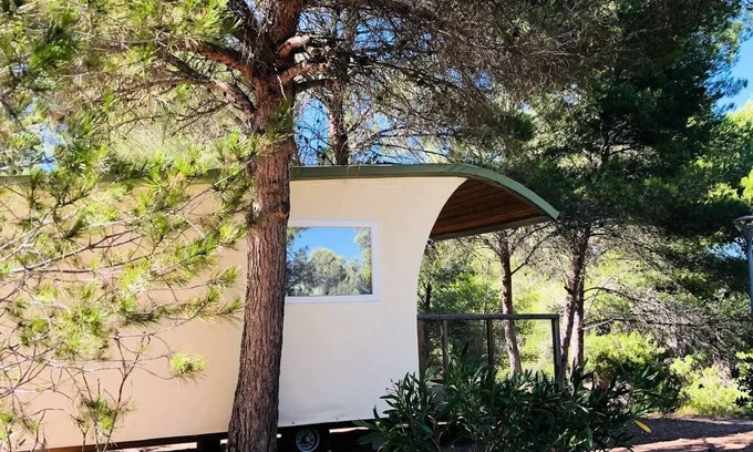 Sigean Cabin | ROULOTTE INSOLITE - Reserve view - Hotel services included 2 persons