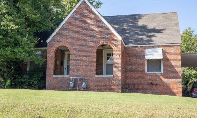 Turner Park Apartment | Route 66, walk to Tulsa Expo Square and TU, Pet friendly duplex