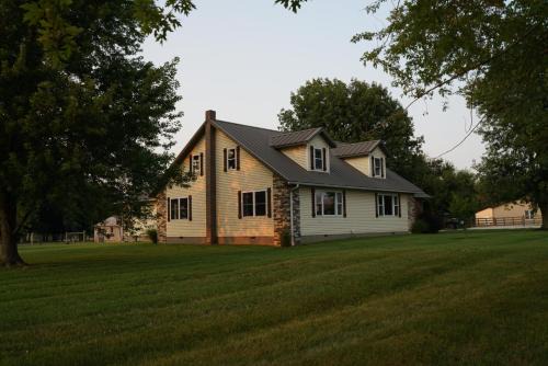 Lawrence County House | Route 66 - Yoder's Farmstead