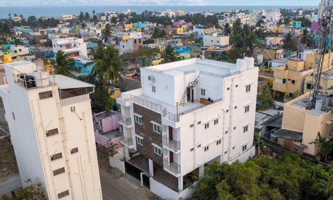 Vadanemelli Hotel | Royal Beach Service Apartment