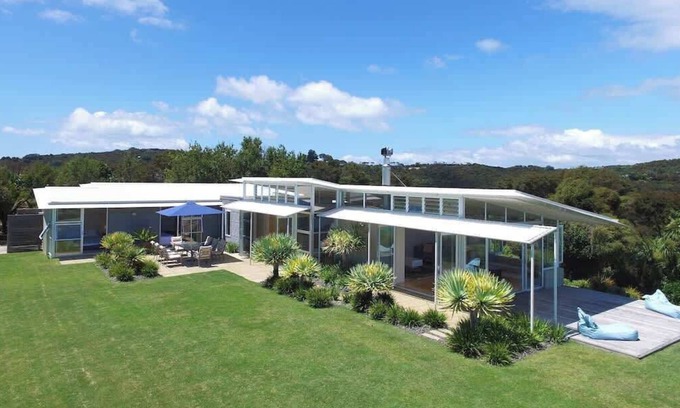 Omiha House | Royal Blue | Stay Waiheke