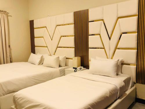 F-8 Sector House | Royal Executive