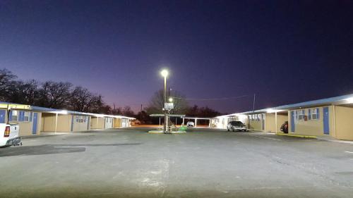 Early Hotel | Royal Inn
