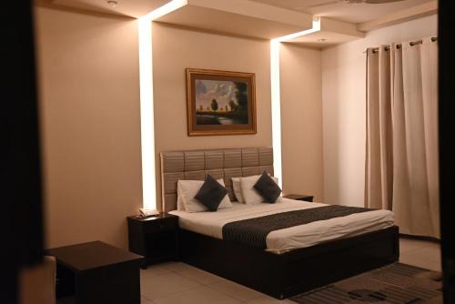 Bahawalpur Bed & Breakfast | Royal Mark Lodges