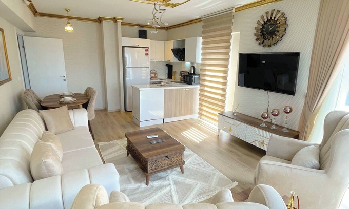 Esenyurt Apartment | Royal Panorama Suite, 2A/C, Wifi & Free Parking -HI9