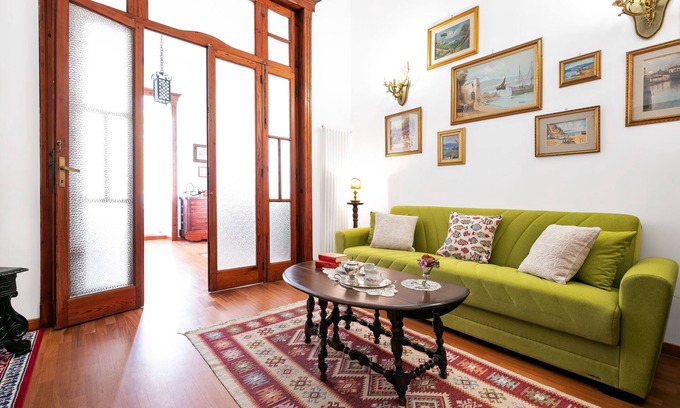 Vomero Apartment | Royal Retreat – Balcony, 2 Bedrooms & 2 Baths in Chiaia District, Naples