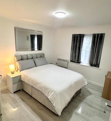 Thamesmead Apartment | RoyalLodge