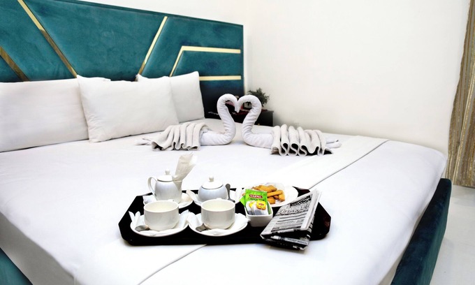 Gulberg Hotel | Royalton Inn Hotel