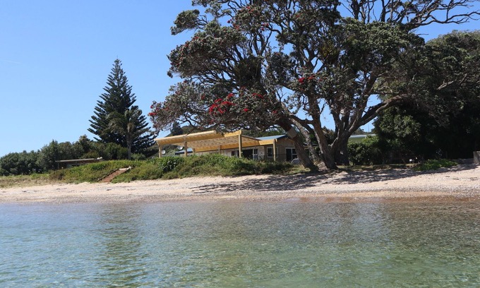 Pataua House | Ruahau - Absolute Beachfront - Luxury House and Cabin - Bikes, Kayaks, Spa, Pets