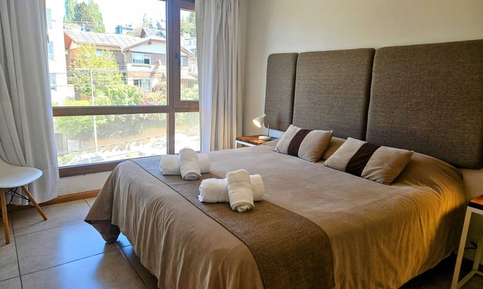 Belgrano Apartment | Ruca Bariloche apartment with Parking