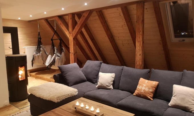 Hohenberg a.d.Eger Apartment | Ruhig gelegene, top moderne Ferienwohnung - Hot Tub und Sauna gegen Aufpreis