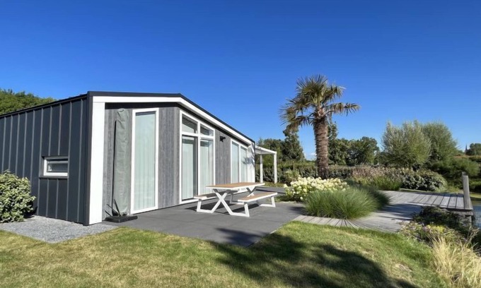 Wemeldinge House | Ruisweg 80 by Interhome