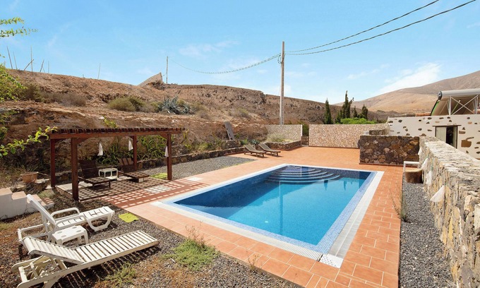 Valle de Santa Ines House | Rural “Casa del Valle” Close to Natural Park with Pool, Terrace, Garden & Wi-Fi