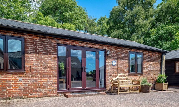 Stelling Minnis House | Rural Farm Cottage | Outside Space | 2bds & 2baths