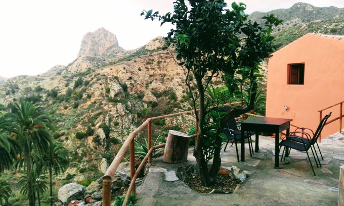 Vallehermoso Cottage | RURAL HOUSE PRESA LA ENCANTADORA - SPECIAL OFFER