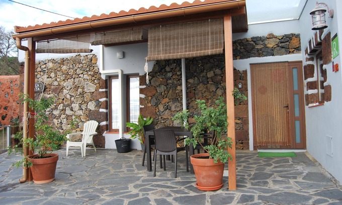 Isora Cottage | Rural house located in a natural environment in El Hierro