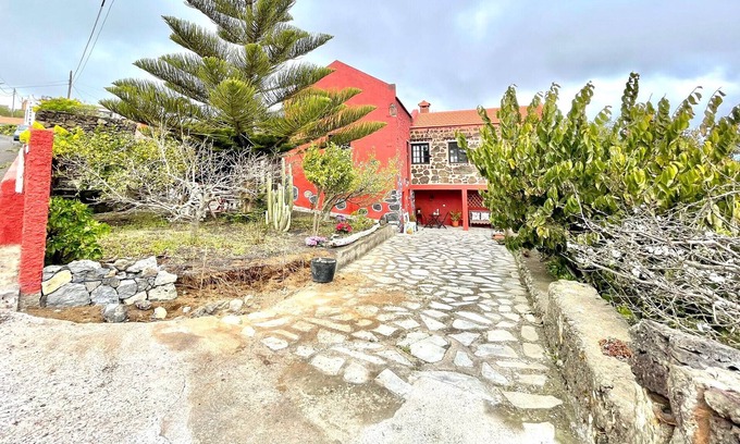 Valverde Cottage | Rural house with BBQ and terrace with sea views