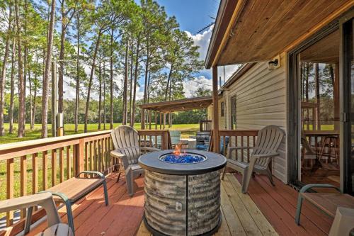 Crescent City House | Rural Pomona Park Getaway Near St Johns River!