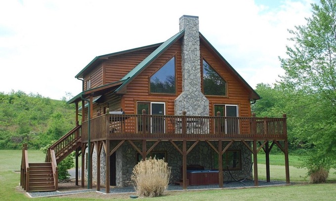 Jefferson House | Rushing Waters- Jefferson, NC