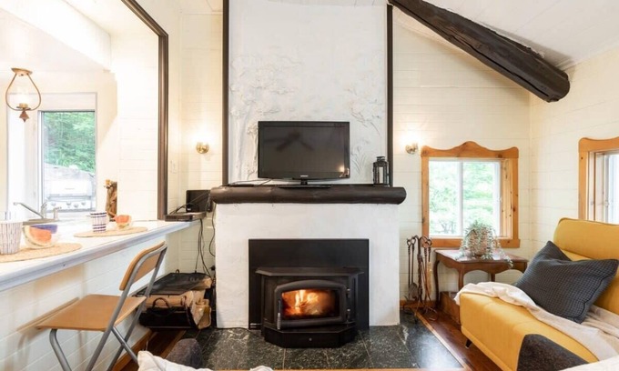 St-Adolphe-d'Howard House | Rustic charm, lake/beach access