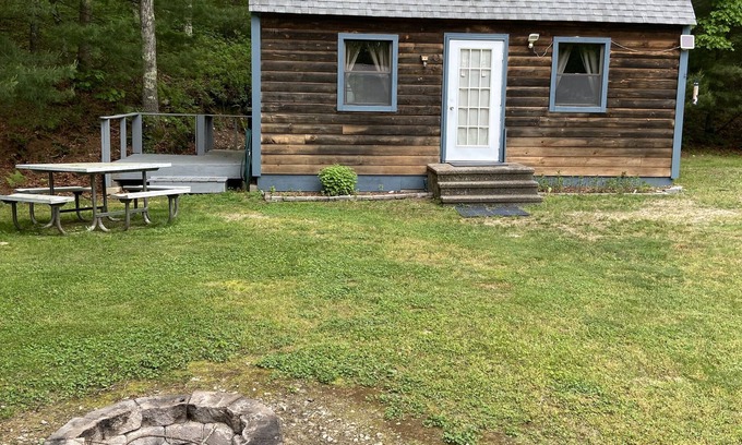 Charlestown Cabin | Rustic cabin, 1.5 miles to beach, sleeps four