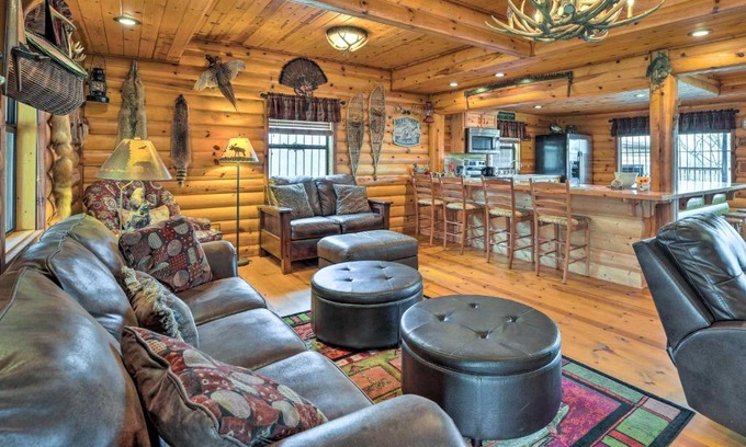 Eagle Rock House | Rustic Cabin in Roaring River State Park!