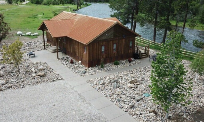 Philipsburg Cabin | Rustic Cabin is a beautiful cabin, right on Rock Creek!