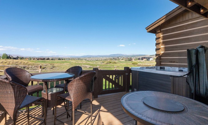 Grand Elk Ranch Cabin | Rustic cabin on golf course w/hot tub