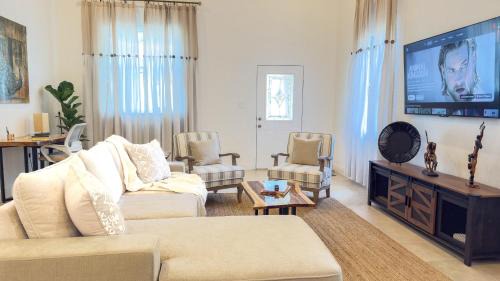 Sanford House | Rustic Elegance Farmhouse, Sanford Farms, Fl