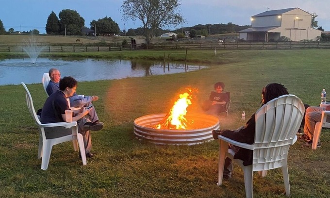 Middletown Bed & Breakfast | Rustic Elegance Meets Outdoor Charm - 2 bedroom Middletown