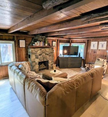 Hewitt House | Rustic Escape in Greenwood Lake