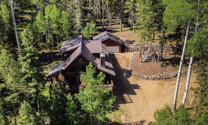 Angel Fire House | Rustic Home with Alpine Views