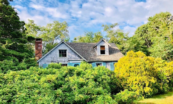 Wellfleet Cottage | Rustic Marsh-side Summer Cottage on Blackfish Creek