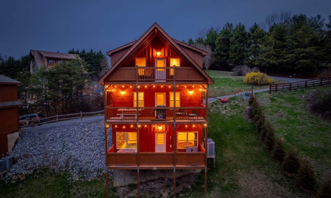 Sevierville Cabin | Rustic Mountain Retreat by Ghosal Luxury Lodging