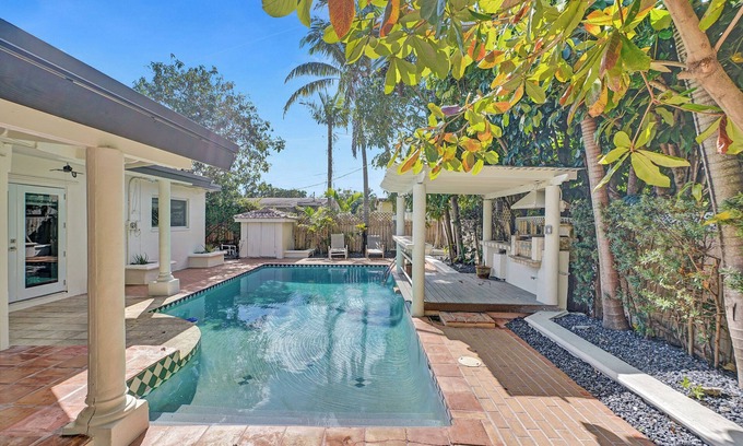 Ives Estates House | Rustic Pool House near Aventura w/BBQ