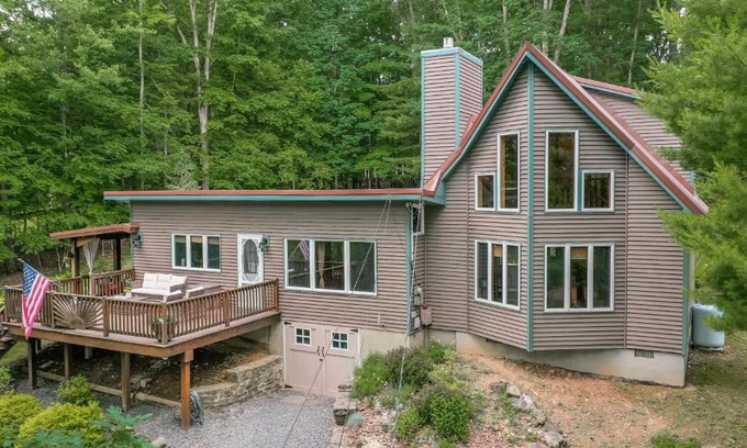 Swanton House | Rustic Retreat