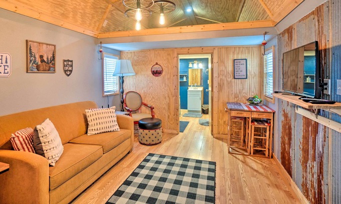 Fletcher Apartment | Rustic Studio in Fletcher’s Quiet Countryside!