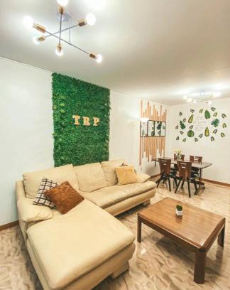 Clark Apartment | RUSTIC THEMED - 2BR TownHouse - near Clark Airport - TRP4