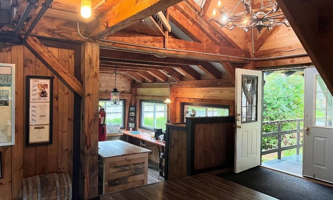 St. Johnsbury Cabin | Rustic Vermont Mountain Lodge Retreat/Fall & Winter Exclusive