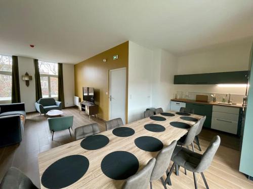 Vauban - Wazemmes Apartment | Séjour Art Nouveau au coeur de Wazemmes